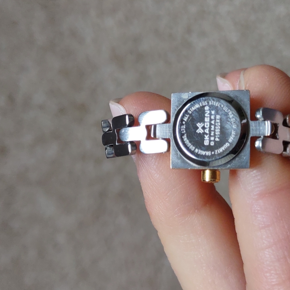 Skagen Gold and Silver Women's Watch - Picture 4 of 6